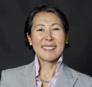 Carolyn Lee